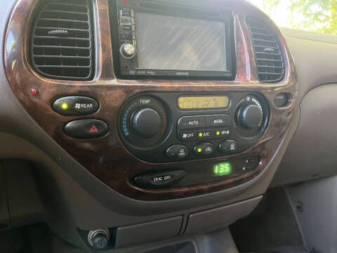 2003 Toyota Sequoia SR5