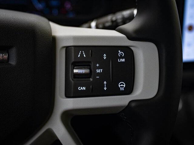 2025 Land Rover Defender 110 P500 X-Dynamic SE