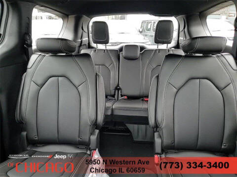 2025 Chrysler Pacifica Select