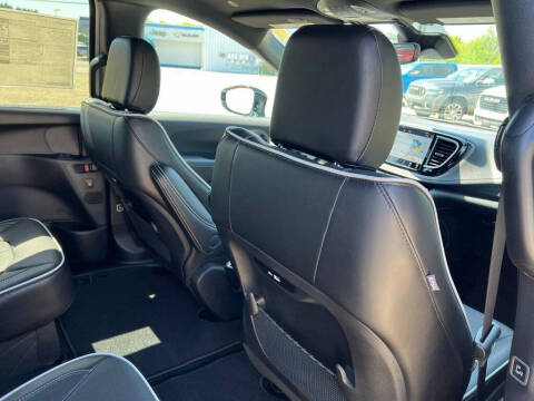 2027 Chrysler Pacifica Limited