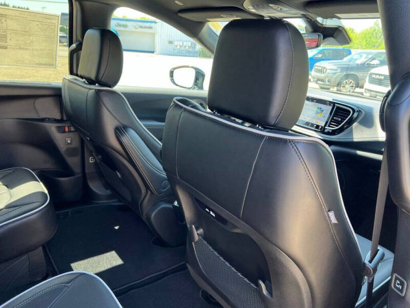 2027 Chrysler Pacifica Limited
