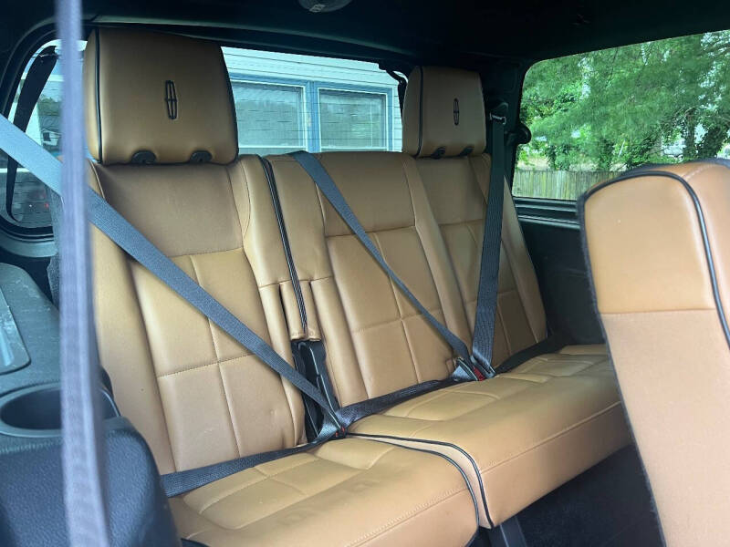 2011 Lincoln Navigator