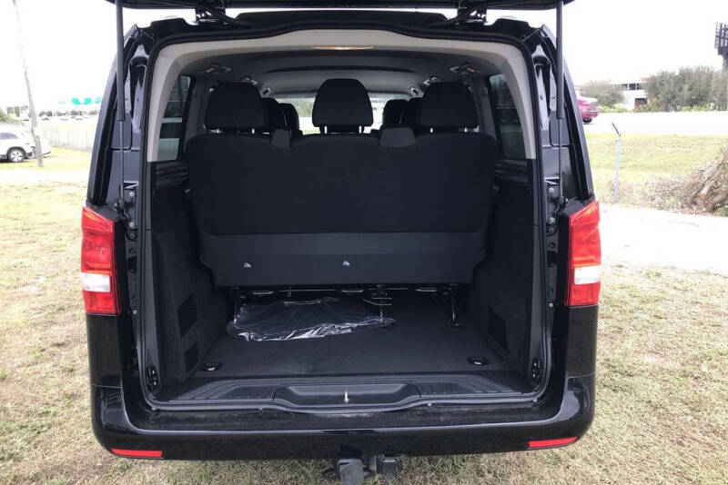 2023 Mercedes-Benz Metris Passenger