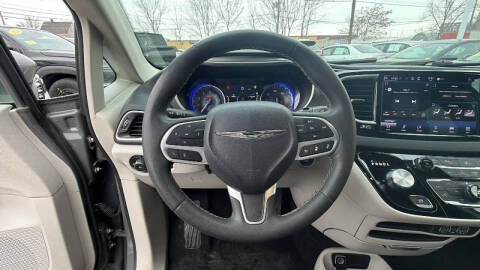 2023 Chrysler Pacifica Touring L