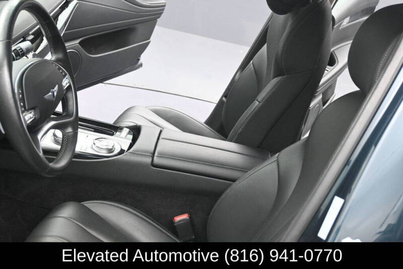 2023 Genesis G80