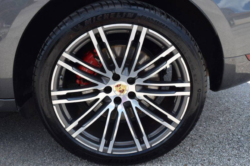 2015 Porsche Macan Turbo