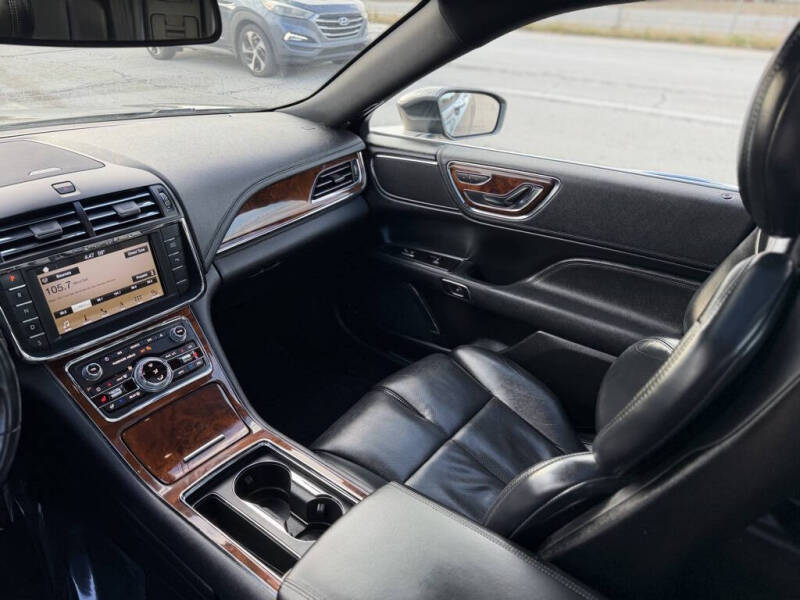 2017 Lincoln Continental Select