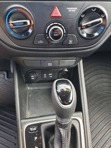 2019 Hyundai Accent SE