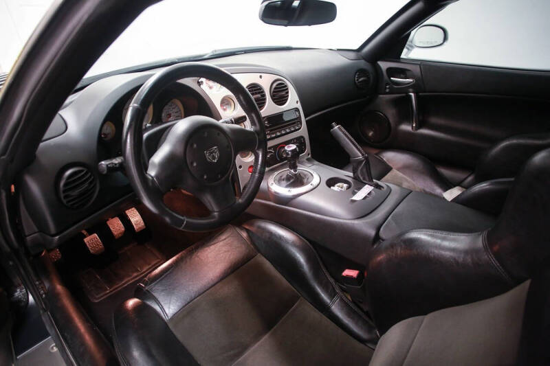 2003 Dodge Viper SRT-10
