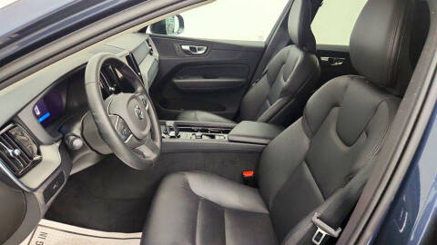 2025 Volvo XC60 B5 Core Dark Theme