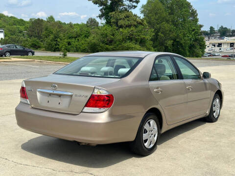 2005 Toyota Camry LE