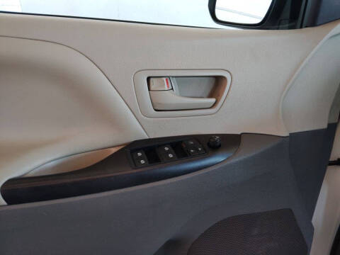 2017 Toyota Sienna L 7-Passenger