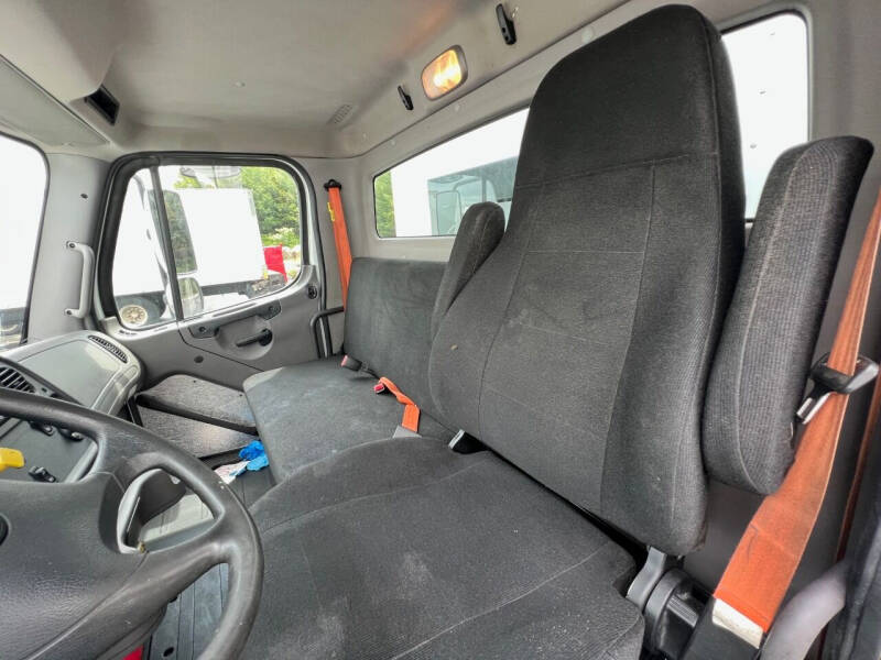 2017 Freightliner M2 106