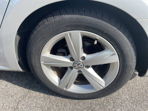 2013 Volkswagen Passat SE PZEV