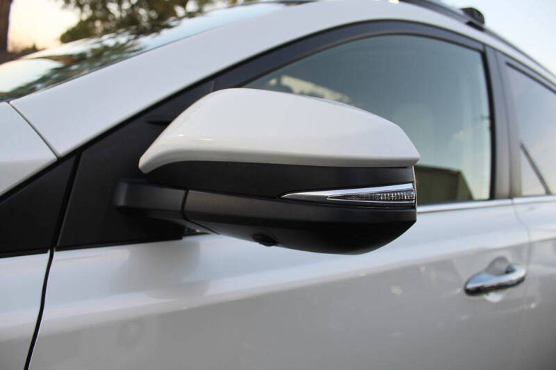 2017 Toyota RAV4 Hybrid Limited