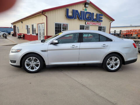 2017 Ford Taurus for sale at UNIQUE AUTOMOTIVE "BE UNIQUE" in Garden City KS