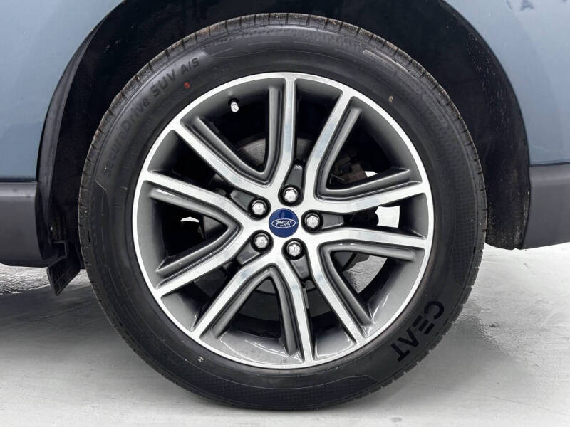 2019 Ford Edge Titanium