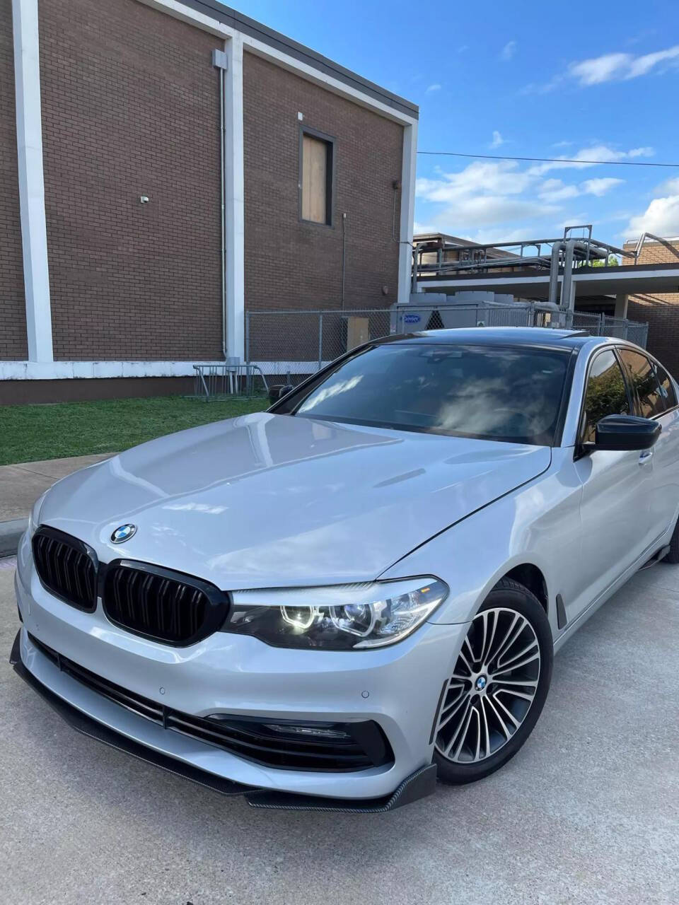 2019 BMW 5 Series for sale at MOTOR VILLAGE LLC in Houston, TX