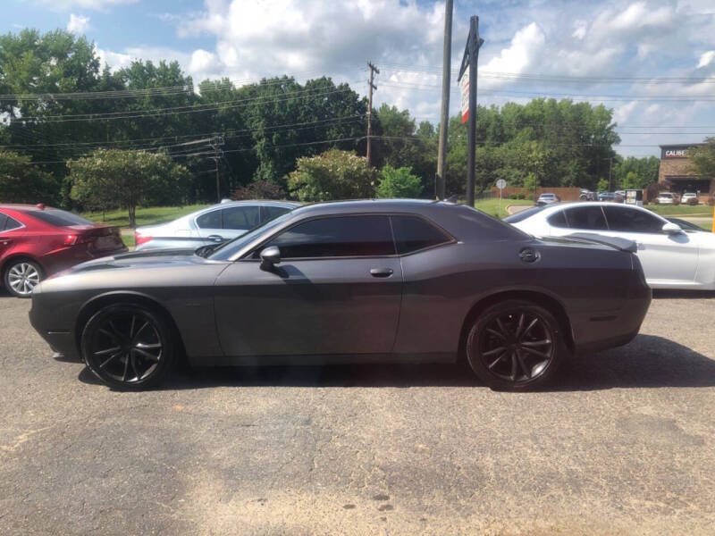2017 Dodge Challenger R/T Shaker