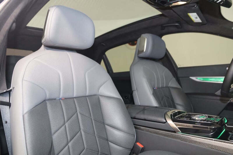 2023 BMW 7 Series 760i xDrive