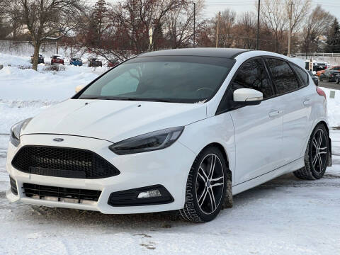 2016 Ford Focus for sale at North Imports LLC in Burnsville MN