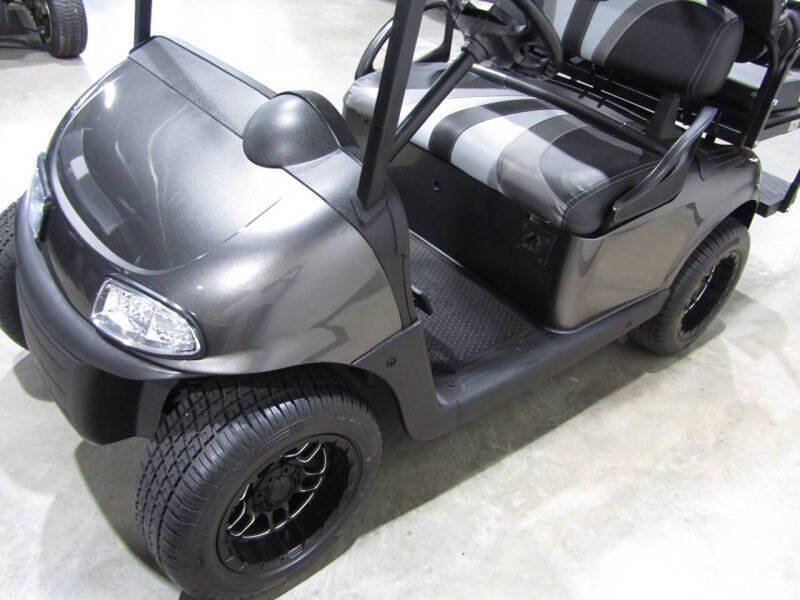 2019 E-Z-GO RXV