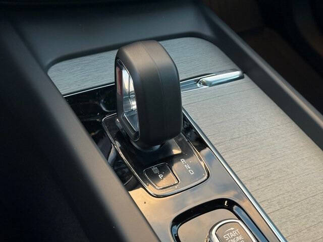 2025 Volvo XC60 T8 Plus Dark Theme