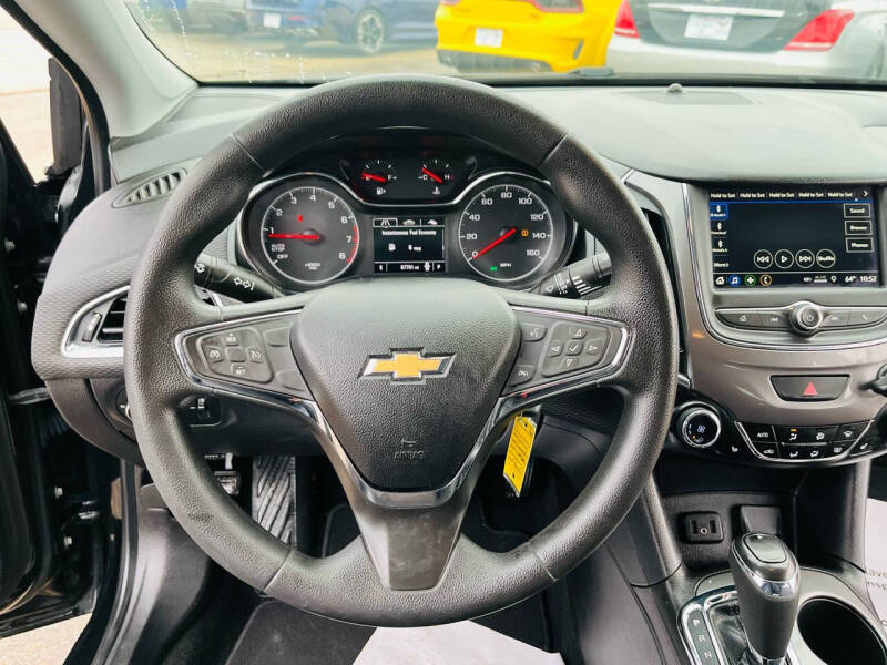 2019 Chevrolet Cruze LT photo 20