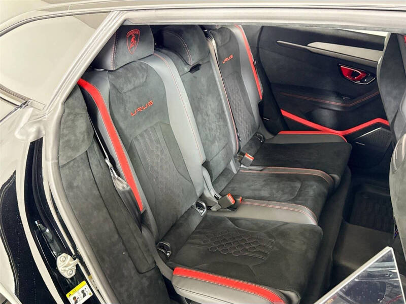 2023 Lamborghini Urus Performante