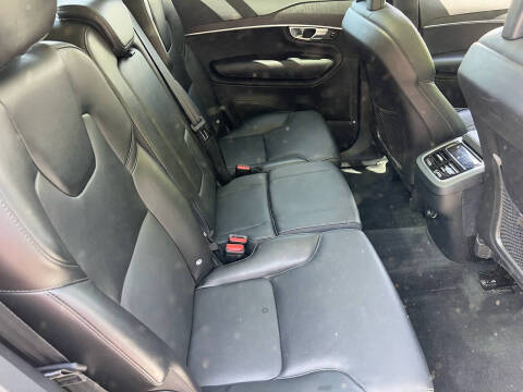 2020 Volvo XC90 T5 Momentum