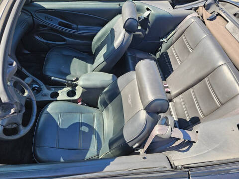 2003 Ford Mustang Deluxe
