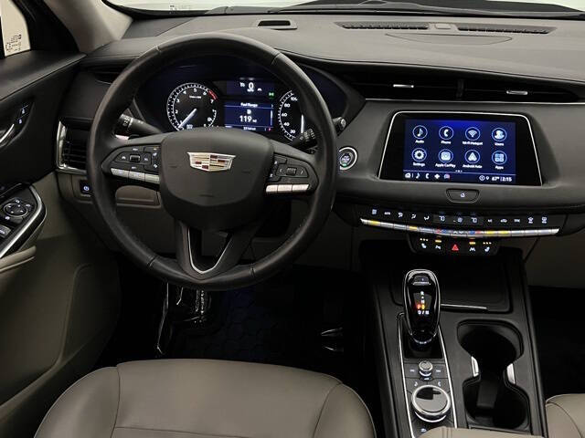 2023 Cadillac XT4 Luxury