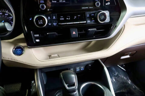 2022 Toyota Highlander Hybrid XLE