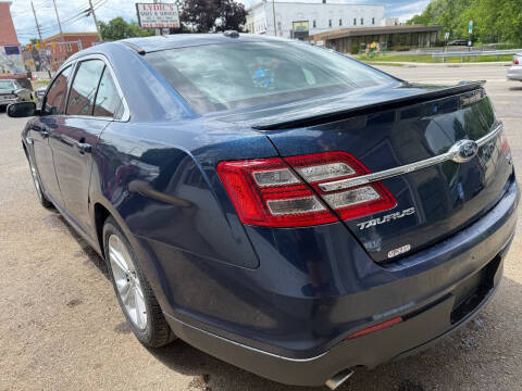 2016 Ford Taurus SEL