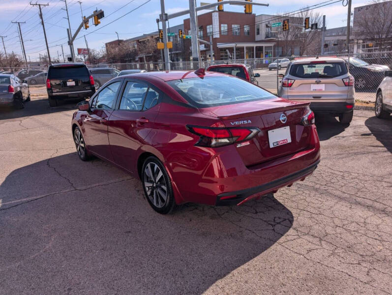 2021 Nissan Versa SR