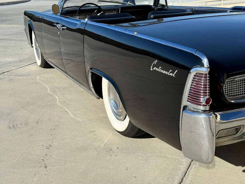 1961 Lincoln Continental