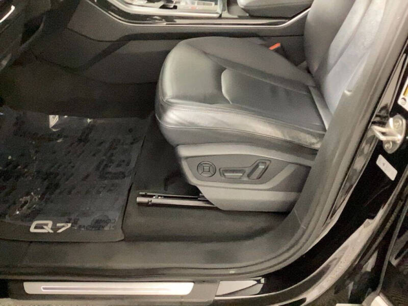 2020 Audi Q7 quattro Premium Plus 55 TFSI