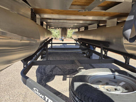 2018 Sun Tracker FISHING BARGE 20 DLX