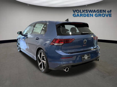 2025 Volkswagen Golf GTI SE