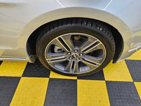 2013 Ford Mustang V6 Premium