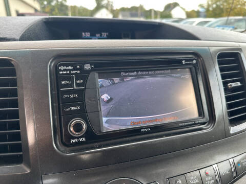 2014 Toyota Sienna SE 8-Passenger