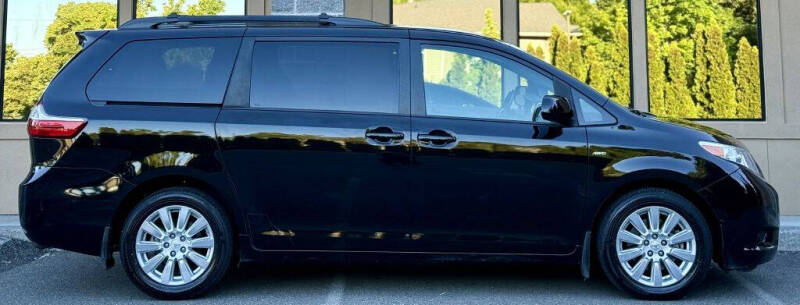 2017 Toyota Sienna LE 7-Passenger