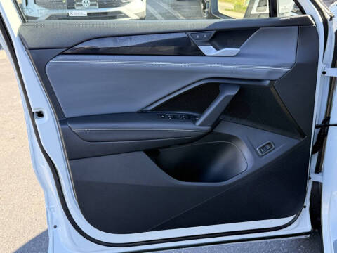 2026 Volkswagen Tiguan SEL R-Line Turbo 4Motion