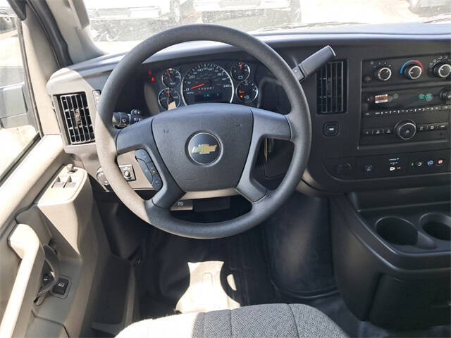 2025 Chevrolet Express 2500
