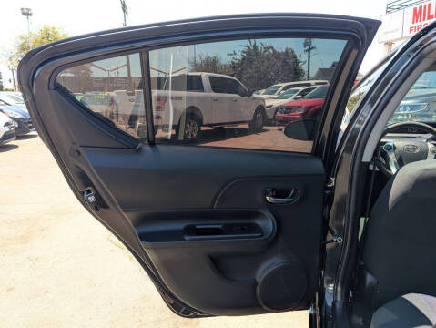 2016 Toyota Prius c Two