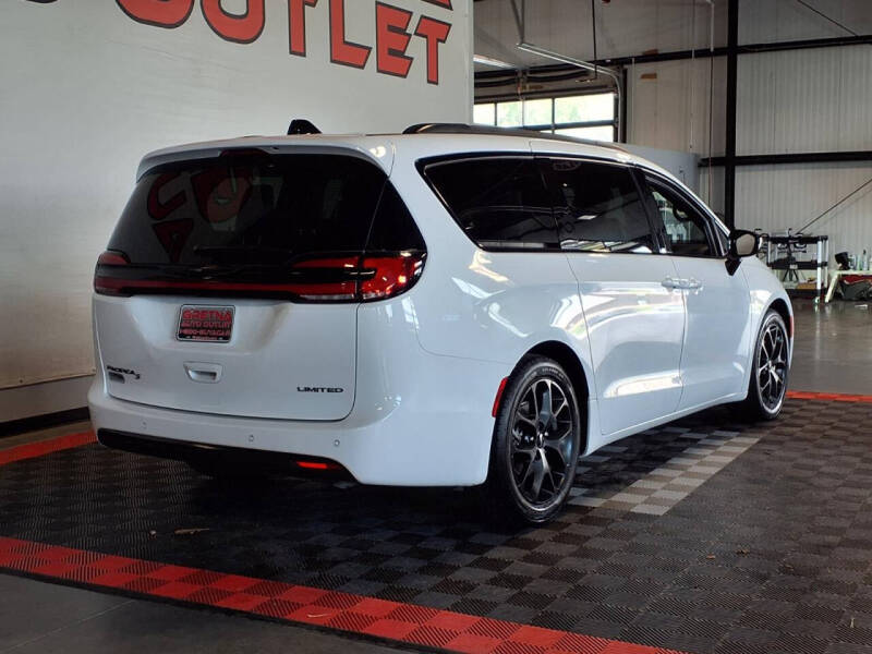 2024 Chrysler Pacifica Limited