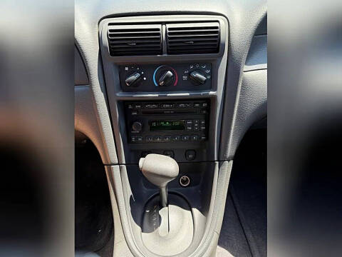 2004 Ford Mustang GT Deluxe