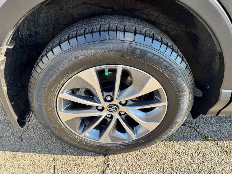 2016 Toyota RAV4 Hybrid XLE