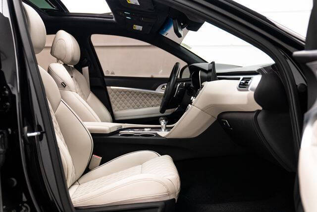 2023 Genesis G70
