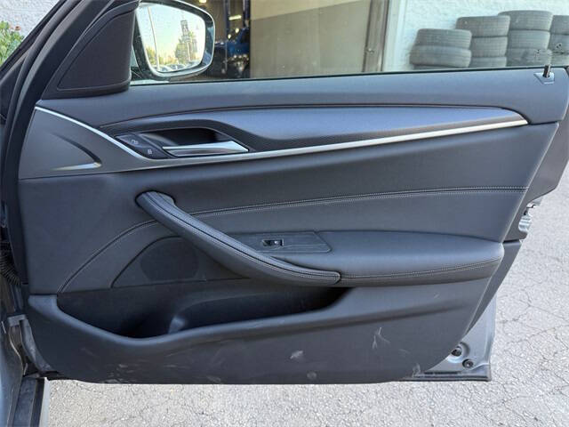 2023 BMW 5 Series 530i